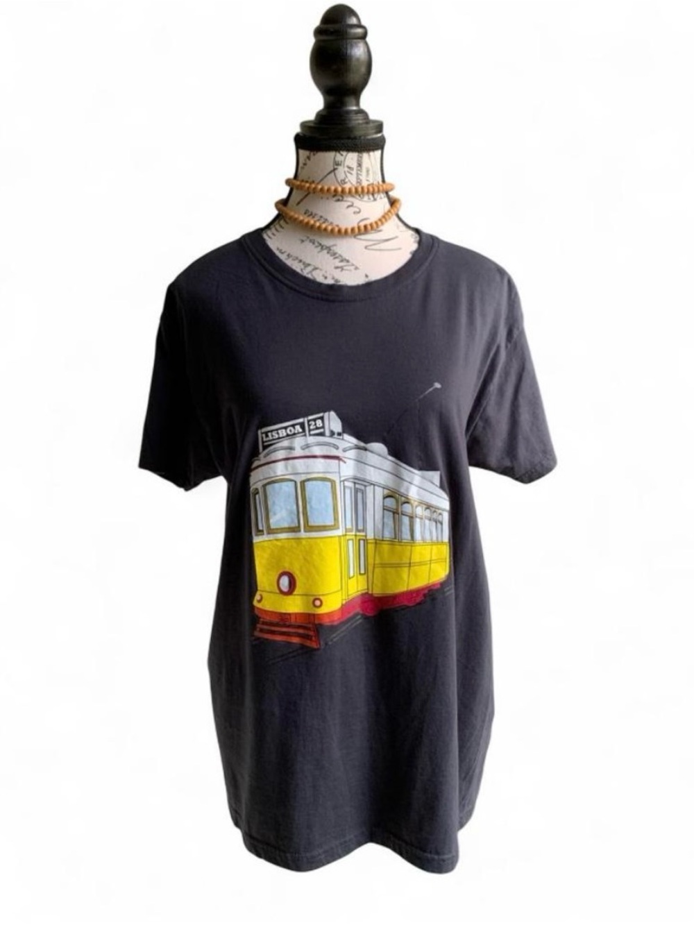 100% Cotton Lisboa Portugal Tram Colorful Graphic Black T-Shirt Men’s Sz M
